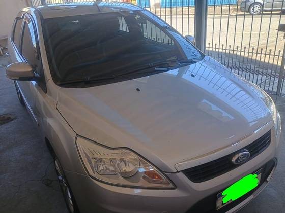 FORD FOCUS 2.0 GHIA SEDAN 16V GASOLINA 4P AUTOMÁTICO